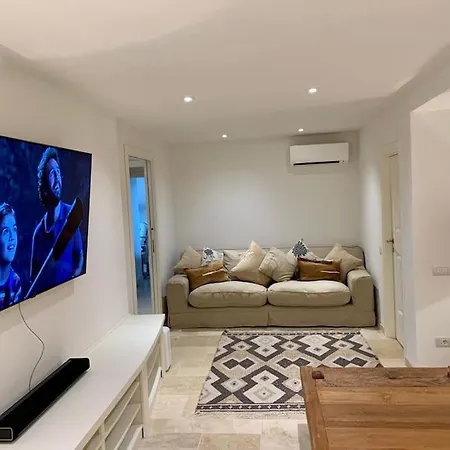 Grand With 5 Bedrooms And Pool Villa